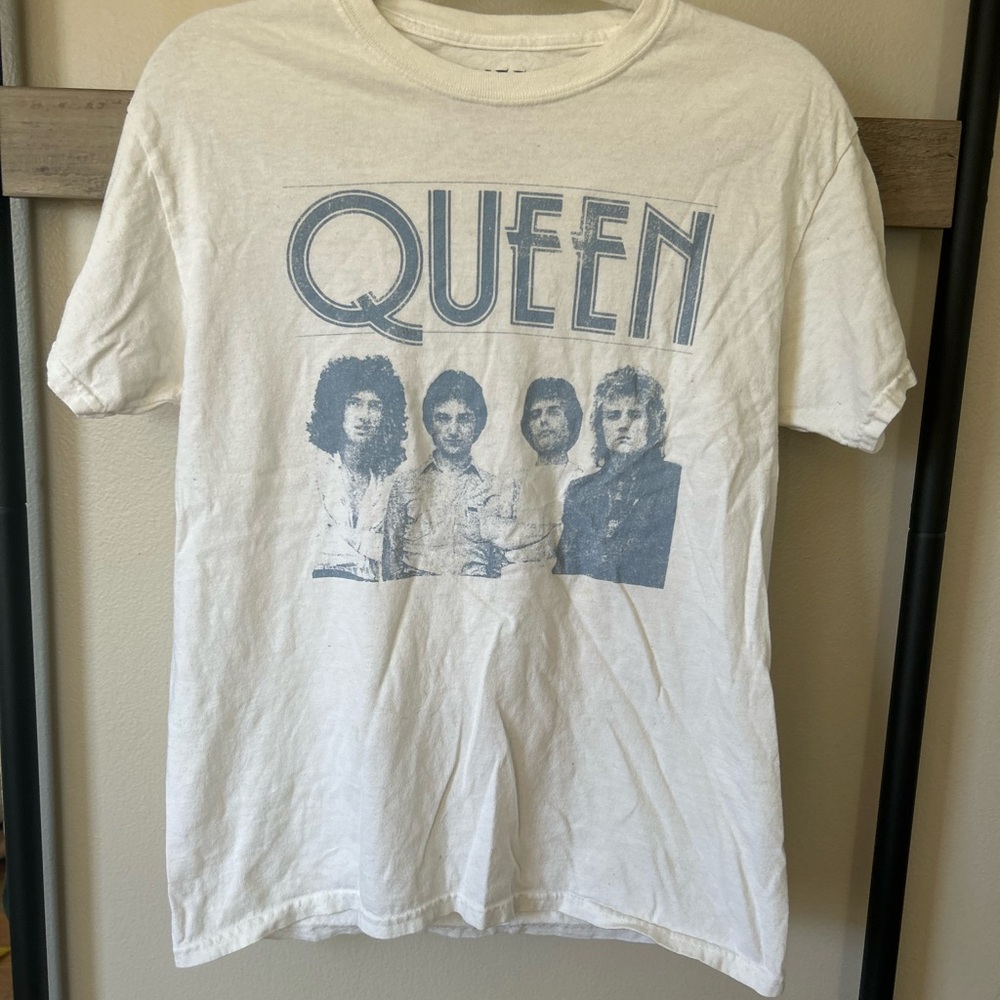 Queen Graphic T-Shirt